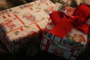 gift-67357_640